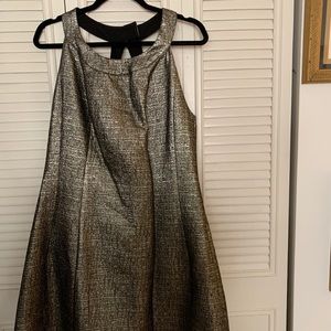 Pay attention to the details ladies!